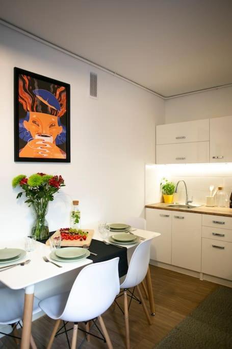 Oomph Warsaw Center Well Designed Apartment With Balcony Extérieur photo